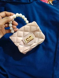 Chic Pearl Handle Quilted Bag