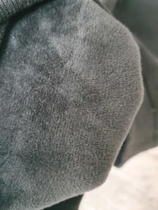 Black graphic print sweatshirts
