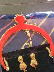 Elegant Gold Necklace and Earrings Set