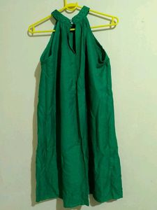 Elegant Green Halter Neck Midi Dress