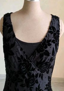 Elegant Black Floral Velvet Dress 36/38