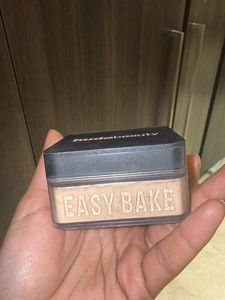 Huda Beauty Compact Powder Banana bread