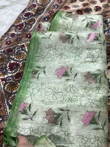 Elegant Floral Print Saree