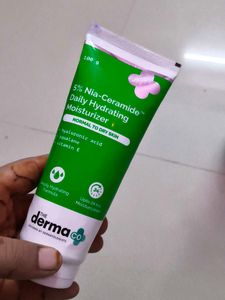 The Derma Co. 5% Nia-Ceramide Daily Hydrating Mois