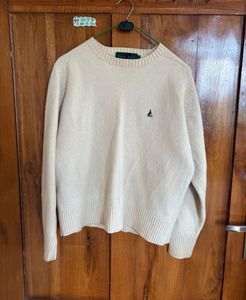 Beige cute sweater 🐻
