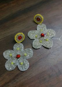 Handmade White Flower Pearl Earings