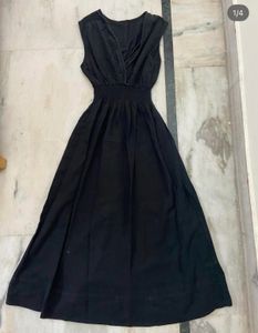 Sleeveless V-Neck Black Maxi Dress