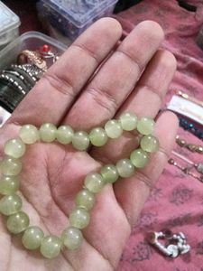 Elegant Pearl Bracelet with Crystal Accents