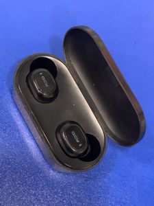 QCY Earbuds with Sony Ericsson Charger