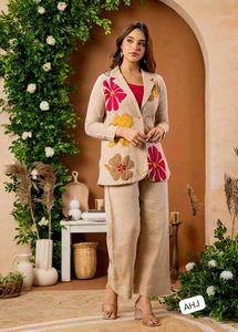 Stylish Black Kurta Set with Floral Embroidery