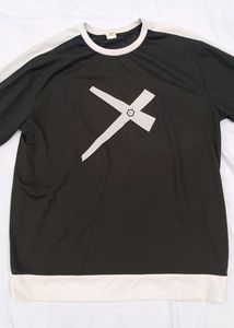 Black full hand t-shirt