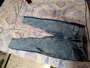 Stylish Washed Blue Jeans - Mast And Harbour