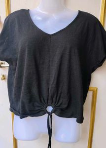Chic Black Tie-Front Crop Top