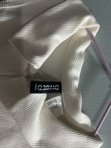H&amp;M White Sleeveless Collared Zip-Up Top