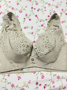 Lace Detail Comfortable Bra