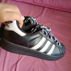 Adidas Superstar Sneakers