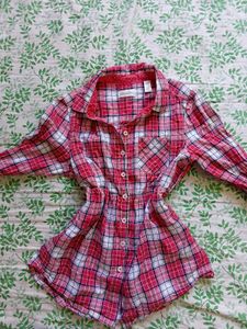 🟥🎱 Y2K Red Plaid Button-Up Shirt 🎱🟥