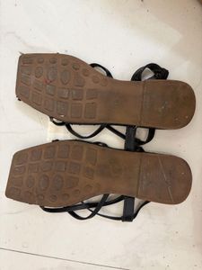 Stylish Black Flat Sandals