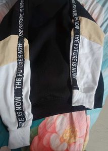 Stylish Men's Black Sweatshirt