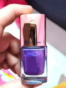 The MyGlamm Manish Malhotra Crushed Velour Nail Po