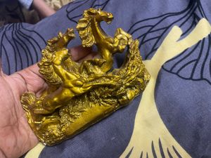 Feng Shui Horses Showpiece