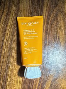 Dot & Key Vitamin C+E Gel Face Wash