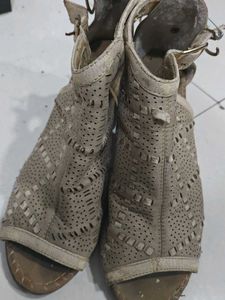 Stylish Women's Perforated Wedge Sandals