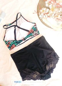 Trendy Bikini Set with Lace Trim