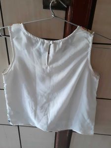 Floral Print Sleeveless Top