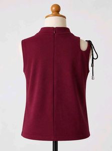 Chic Sleeveless Top with Pearl Detail