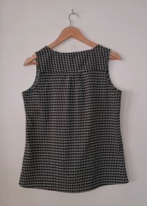 Chic Black &amp; White Ruffle Blouse