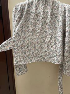 Floral Print Button-Up Puff Sleeve Top