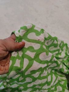 Chic Green &amp; White Printed kurta