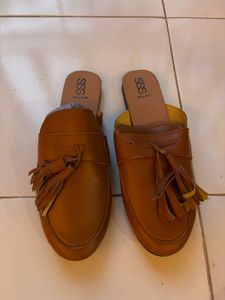 Stylish Brown Tassel Mules
