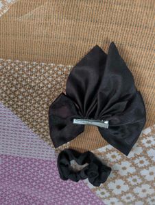 Black Bow Scrunchie Set