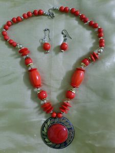 Broad Pendant Jewellery Set