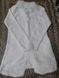 White Cable Knit Cardigan with Fur Collar