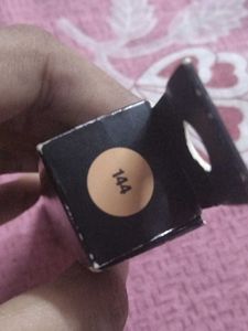 Mamaearth Glow Serum Foundation