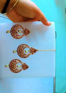 Elegant gold earing magtika set