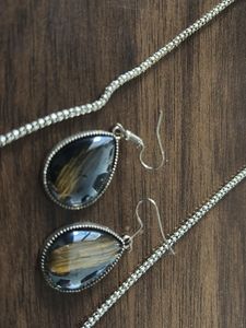 Tear Drop Pendant Necklace &amp; Earrings Set