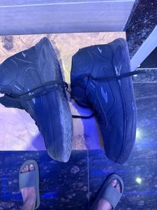 Asian Men's High-Top Sneakers