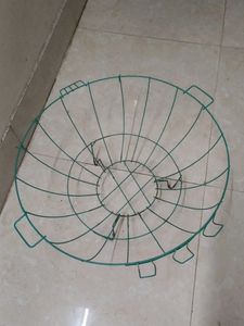 Green Wire Round Stand