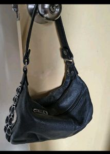 Chic Black Textured Shoulder Bag