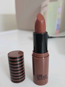 NYKAA creme matte Lipstick - Shade wakeup makeup