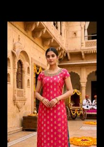 Elegant Pink Kurta with Gold Motifs