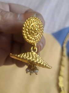 Beautiful Gold Tone Necklace Set