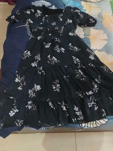 Chic Black Floral Midi Dress