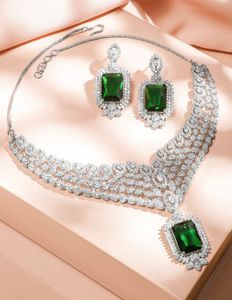 Stunning Emerald & Crystal Necklace Set