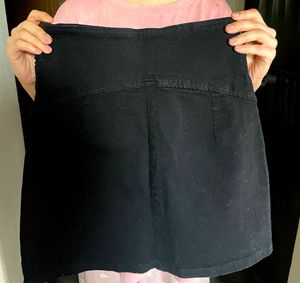 Y2K Black Skirt