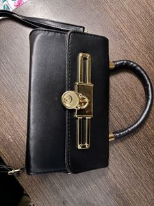 Chic Black Handbag with Gold Lock (Dubai product)